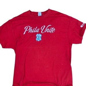 Philadelphia Sixers T-shirt
Size- Xl
Condition- Pre- owned light marks​